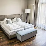 Glandon Elite Hotel 4*