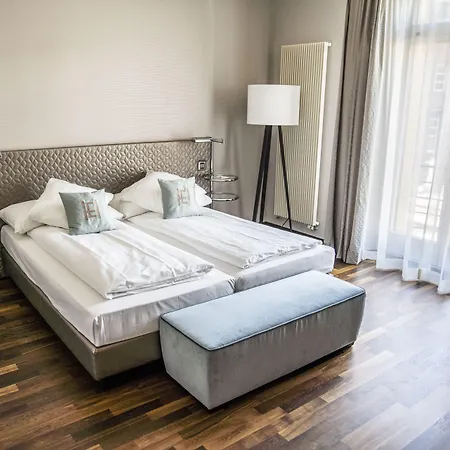 Glandon Elite Hotel 4*