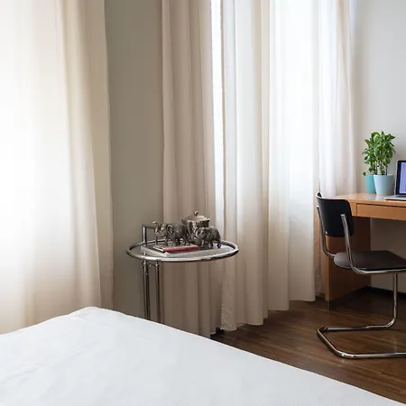 Glandon Elite Hotell 4*