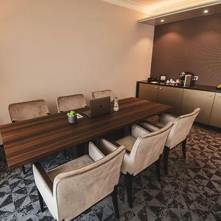 Otel Glandon Elite