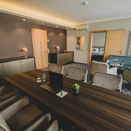 Art Deco Elite 4*
