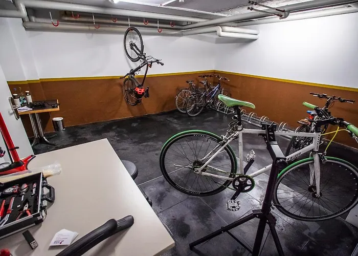 Glandon Elite Отель Биль